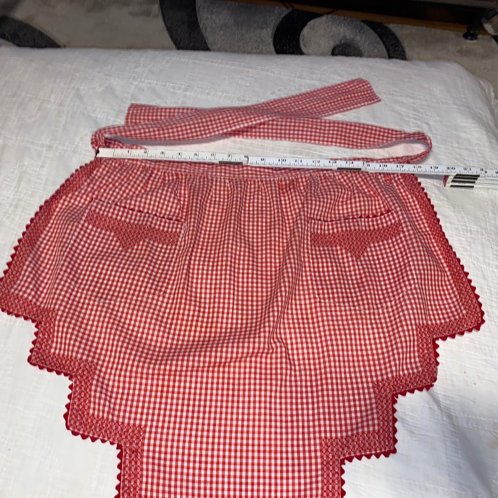 Lot of Adorable Vintage Estate Sale Aprons